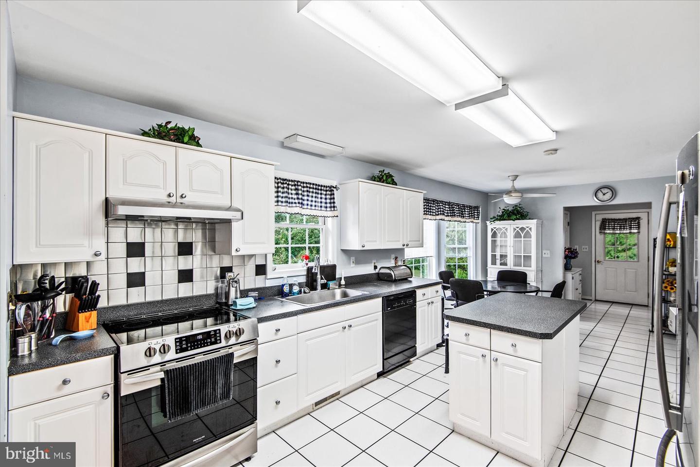169 RED OAK LN, DUNNSVILLE, Virginia 22454, 3 Bedrooms Bedrooms, ,2 BathroomsBathrooms,Residential,For sale,169 RED OAK LN,VAES2002046 MLS # VAES2002046