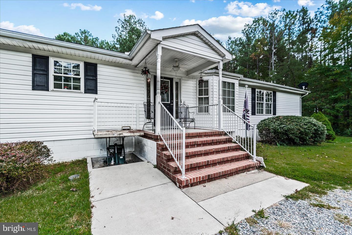 169 RED OAK LN, DUNNSVILLE, Virginia 22454, 3 Bedrooms Bedrooms, ,2 BathroomsBathrooms,Residential,For sale,169 RED OAK LN,VAES2002046 MLS # VAES2002046