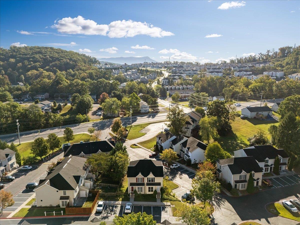 2387 KING ARTHURS CT, HARRISONBURG, Virginia 22801, 2 Bedrooms Bedrooms, ,2 BathroomsBathrooms,Residential,2387 KING ARTHURS CT,669749 MLS # 669749