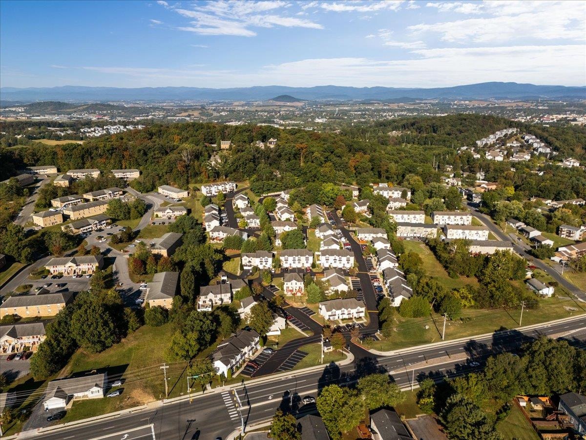 2387 KING ARTHURS CT, HARRISONBURG, Virginia 22801, 2 Bedrooms Bedrooms, ,2 BathroomsBathrooms,Residential,2387 KING ARTHURS CT,669749 MLS # 669749