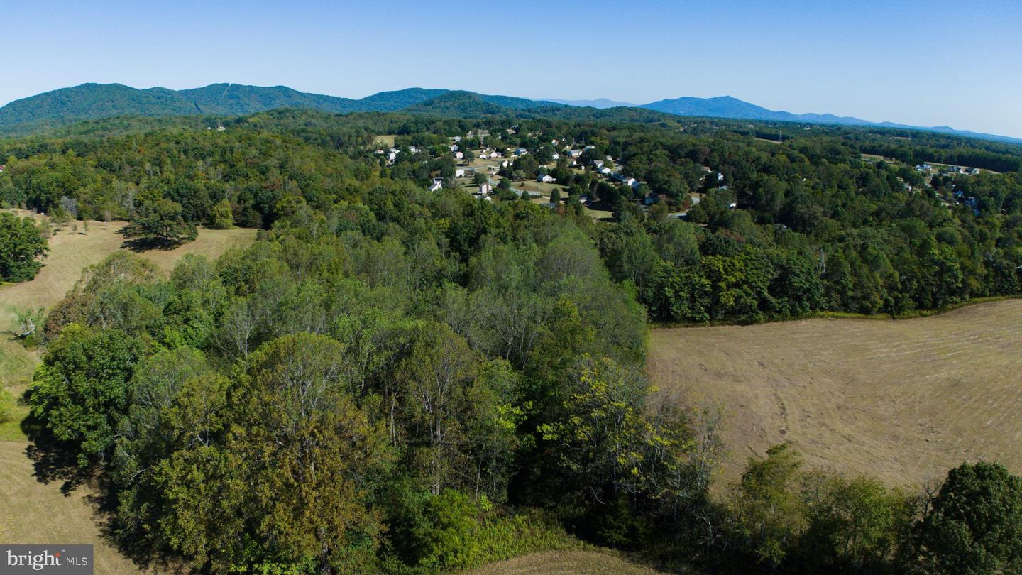 1079 HIGH OAKS DR, FOREST, Virginia 24551, 4 Bedrooms Bedrooms, ,3 BathroomsBathrooms,Residential,For sale,1079 HIGH OAKS DR,VABV2000254 MLS # VABV2000254