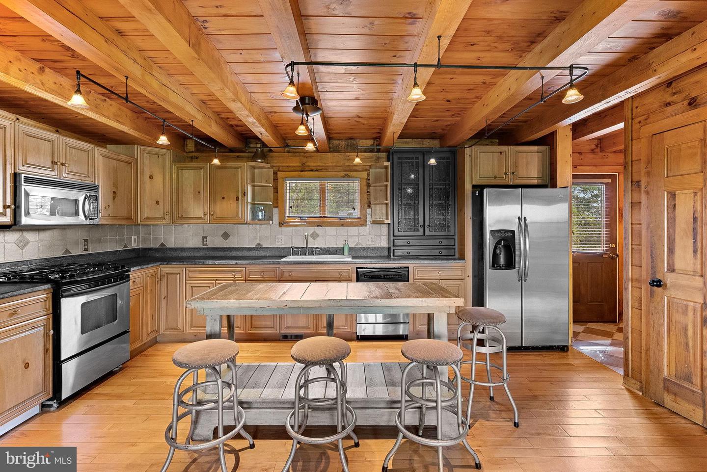18837 TRINITY CHURCH RD, PURCELLVILLE, Virginia 20132, 3 Bedrooms Bedrooms, 11 Rooms Rooms,3 BathroomsBathrooms,Residential,For sale,18837 TRINITY CHURCH RD,VALO2108360 MLS # VALO2108360