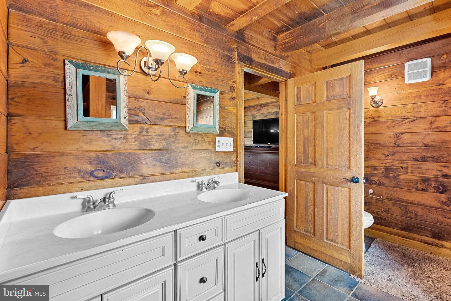 18837 TRINITY CHURCH RD, PURCELLVILLE, Virginia 20132, 3 Bedrooms Bedrooms, 11 Rooms Rooms,3 BathroomsBathrooms,Residential,For sale,18837 TRINITY CHURCH RD,VALO2108360 MLS # VALO2108360