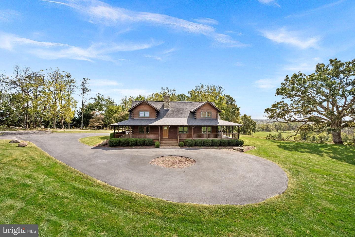 18837 TRINITY CHURCH RD, PURCELLVILLE, Virginia 20132, 3 Bedrooms Bedrooms, 11 Rooms Rooms,3 BathroomsBathrooms,Residential,For sale,18837 TRINITY CHURCH RD,VALO2108360 MLS # VALO2108360