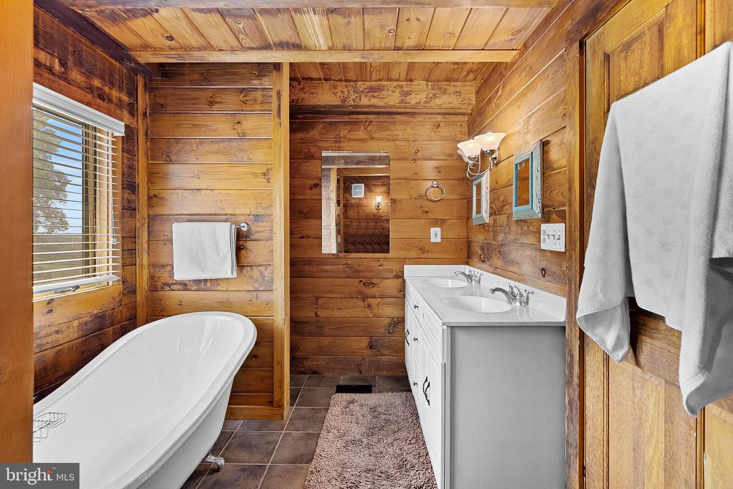18837 TRINITY CHURCH RD, PURCELLVILLE, Virginia 20132, 3 Bedrooms Bedrooms, 11 Rooms Rooms,3 BathroomsBathrooms,Residential,For sale,18837 TRINITY CHURCH RD,VALO2108360 MLS # VALO2108360