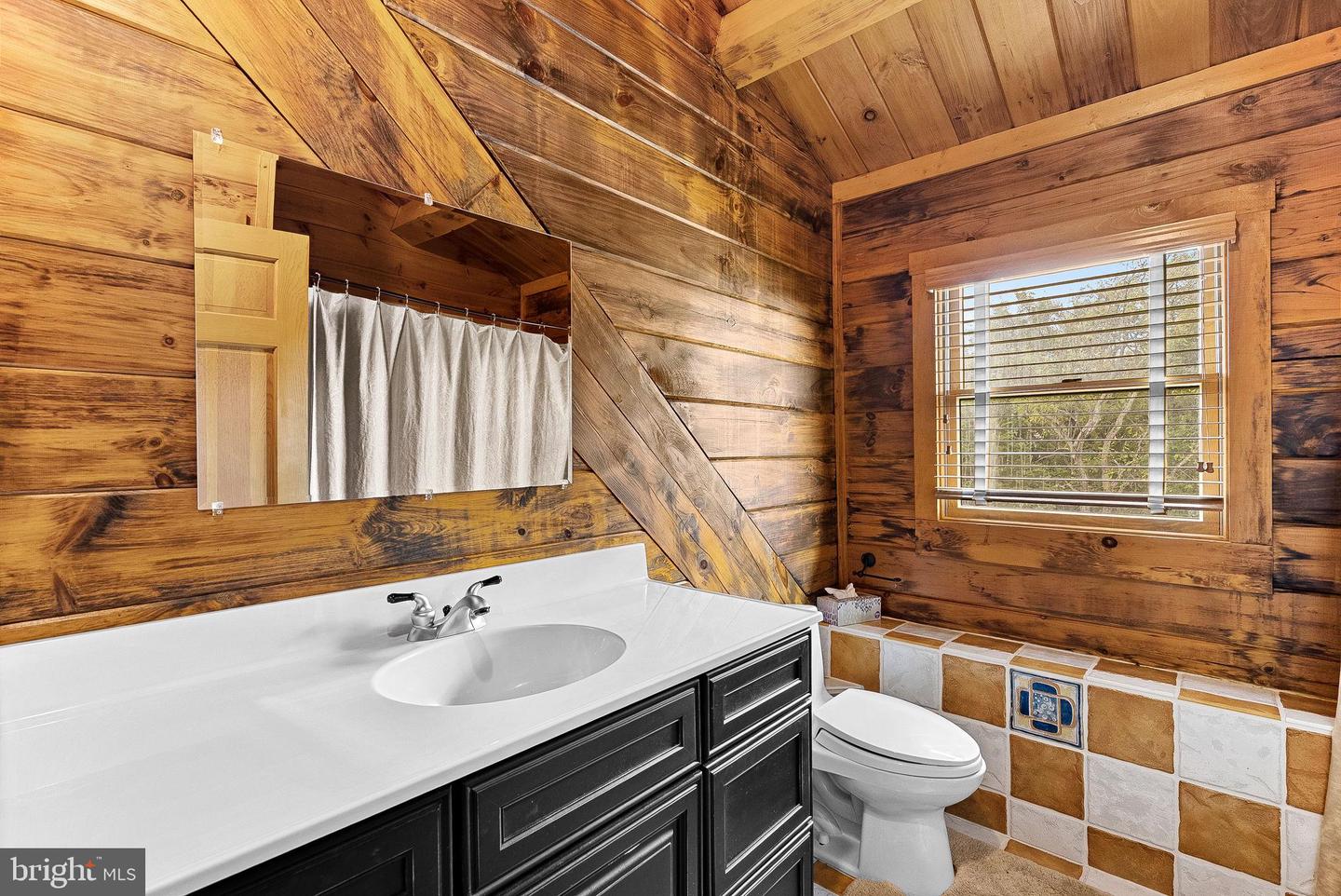 18837 TRINITY CHURCH RD, PURCELLVILLE, Virginia 20132, 3 Bedrooms Bedrooms, 11 Rooms Rooms,3 BathroomsBathrooms,Residential,For sale,18837 TRINITY CHURCH RD,VALO2108360 MLS # VALO2108360
