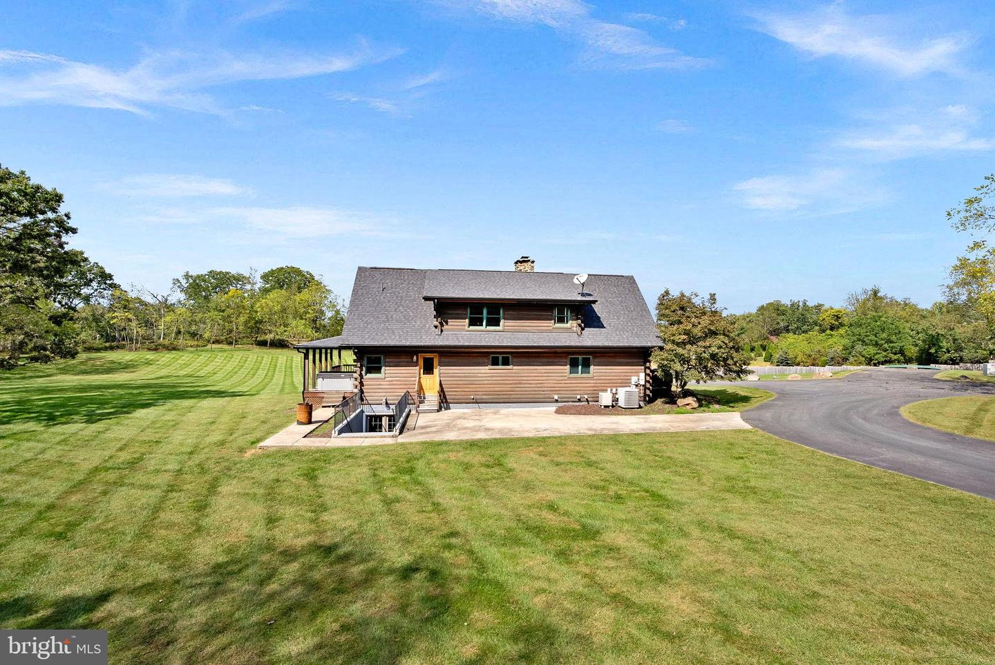 18837 TRINITY CHURCH RD, PURCELLVILLE, Virginia 20132, 3 Bedrooms Bedrooms, 11 Rooms Rooms,3 BathroomsBathrooms,Residential,For sale,18837 TRINITY CHURCH RD,VALO2108360 MLS # VALO2108360