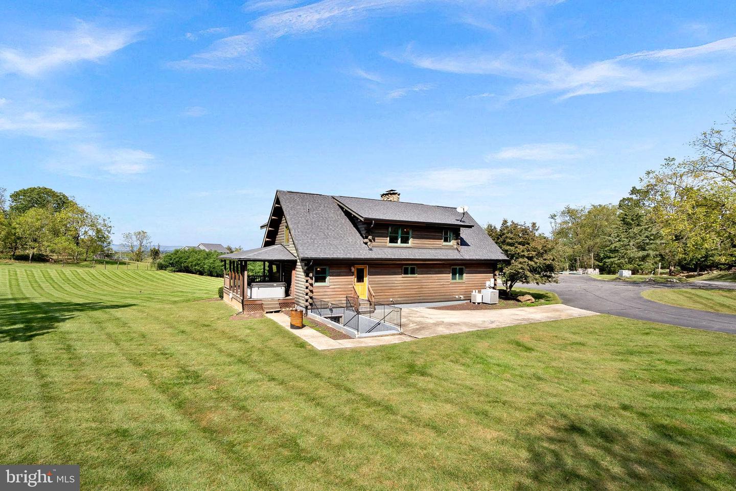18837 TRINITY CHURCH RD, PURCELLVILLE, Virginia 20132, 3 Bedrooms Bedrooms, 11 Rooms Rooms,3 BathroomsBathrooms,Residential,For sale,18837 TRINITY CHURCH RD,VALO2108360 MLS # VALO2108360