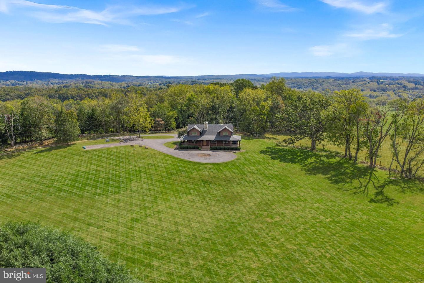 18837 TRINITY CHURCH RD, PURCELLVILLE, Virginia 20132, 3 Bedrooms Bedrooms, 11 Rooms Rooms,3 BathroomsBathrooms,Residential,For sale,18837 TRINITY CHURCH RD,VALO2108360 MLS # VALO2108360