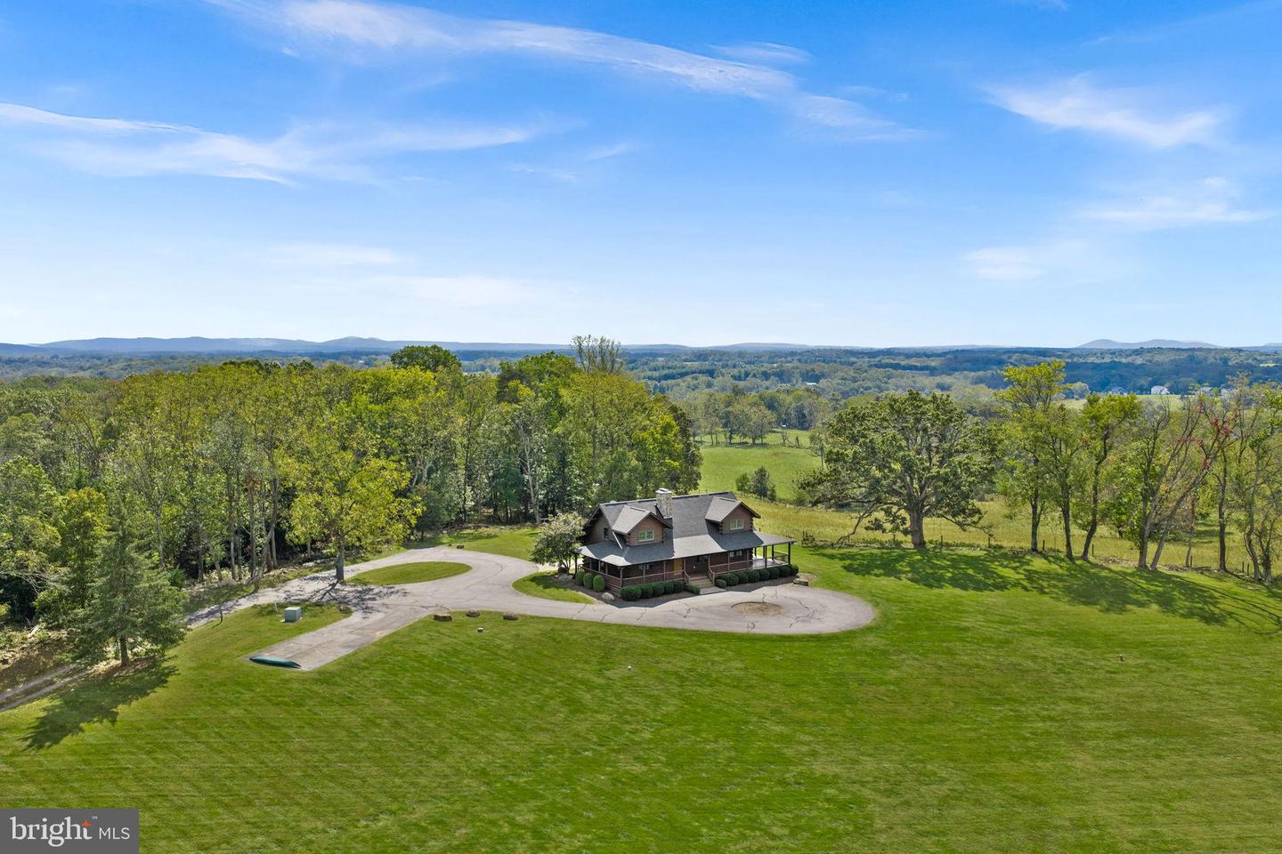 18837 TRINITY CHURCH RD, PURCELLVILLE, Virginia 20132, 3 Bedrooms Bedrooms, 11 Rooms Rooms,3 BathroomsBathrooms,Residential,For sale,18837 TRINITY CHURCH RD,VALO2108360 MLS # VALO2108360