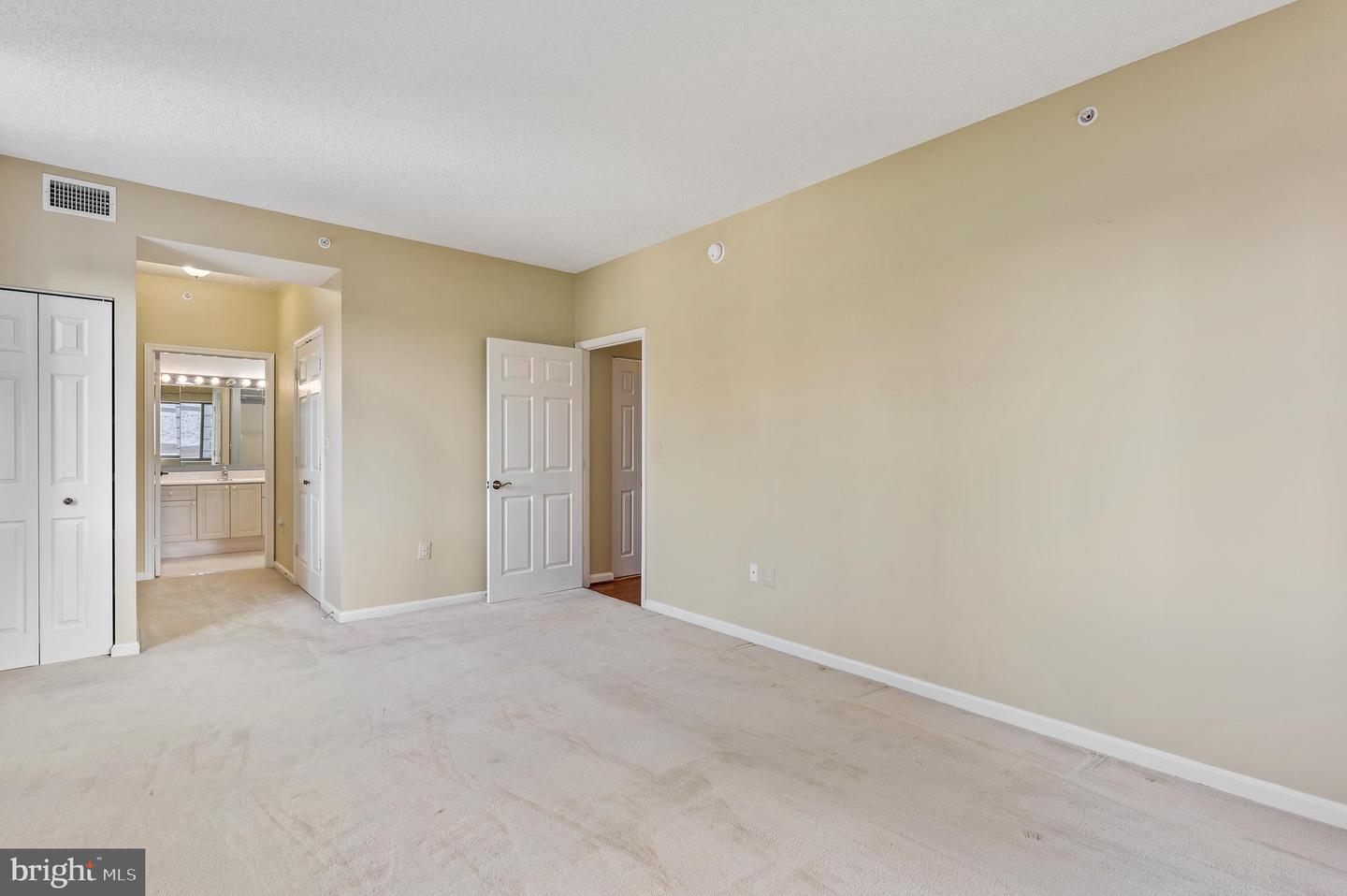 19355 CYPRESS RIDGE TER #406, LEESBURG, Virginia 20176, 3 Bedrooms Bedrooms, 7 Rooms Rooms,2 BathroomsBathrooms,Residential,For sale,19355 CYPRESS RIDGE TER #406,VALO2108364 MLS # VALO2108364