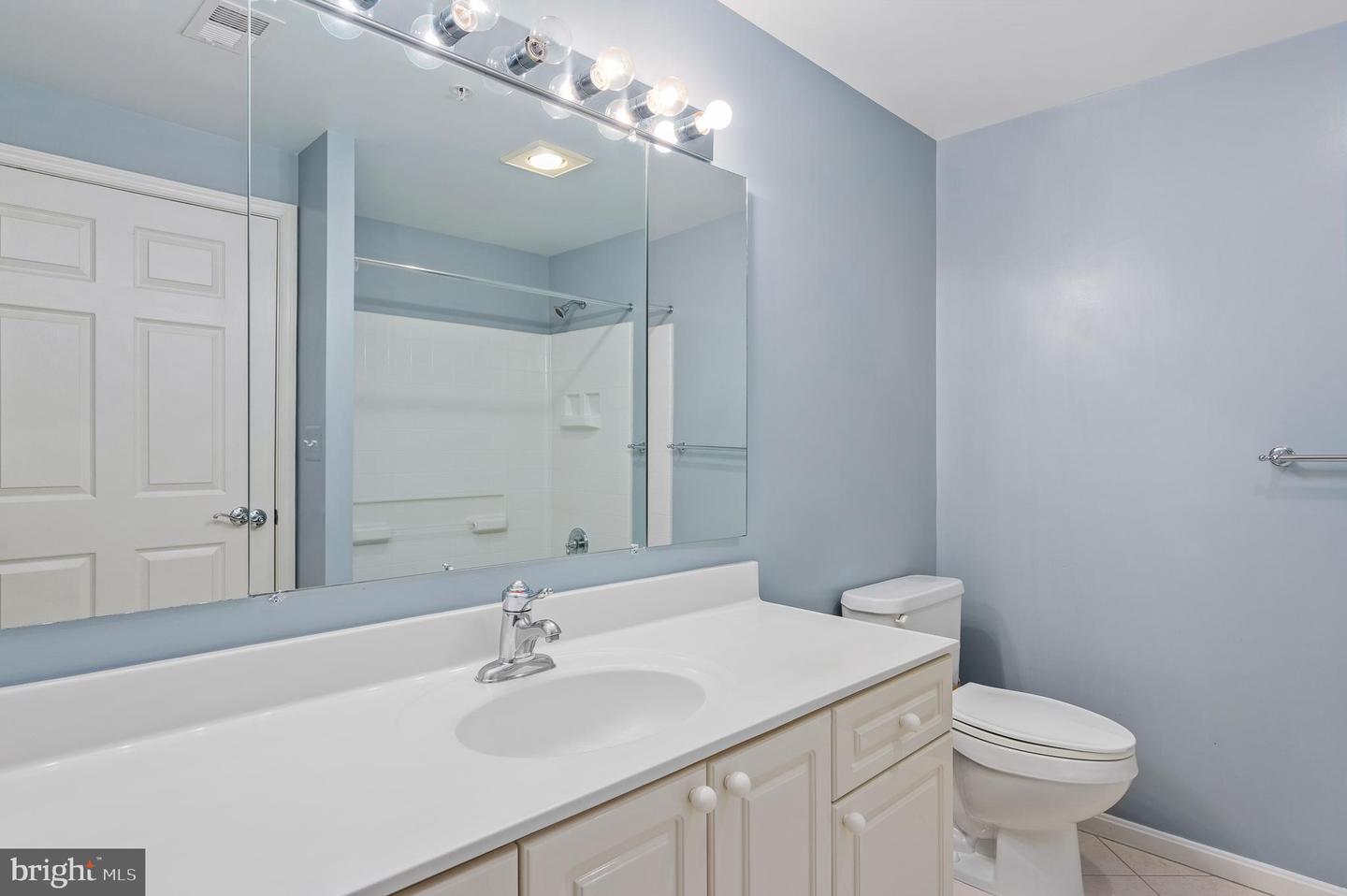 19355 CYPRESS RIDGE TER #406, LEESBURG, Virginia 20176, 3 Bedrooms Bedrooms, 7 Rooms Rooms,2 BathroomsBathrooms,Residential,For sale,19355 CYPRESS RIDGE TER #406,VALO2108364 MLS # VALO2108364