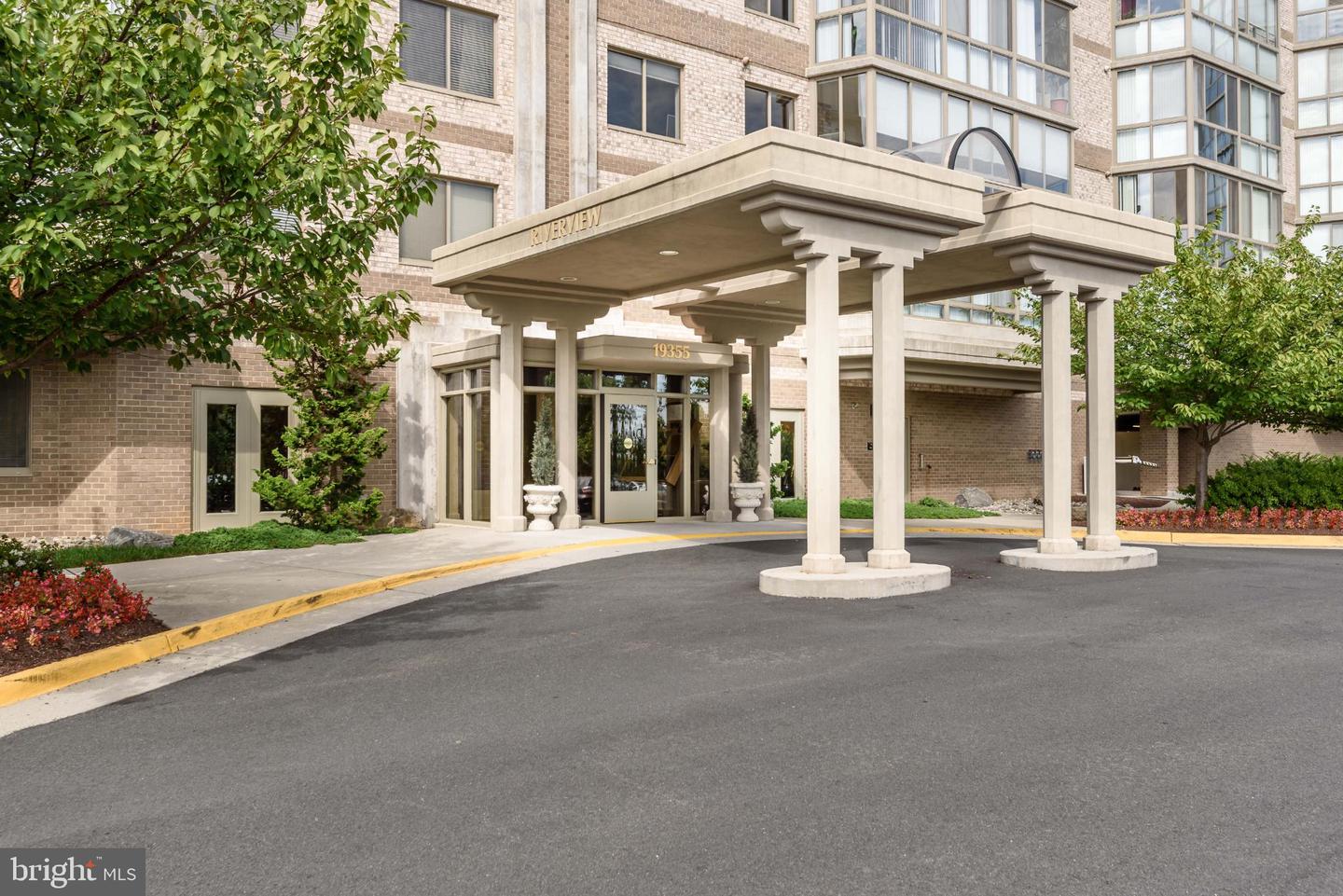 19355 CYPRESS RIDGE TER #406, LEESBURG, Virginia 20176, 3 Bedrooms Bedrooms, 7 Rooms Rooms,2 BathroomsBathrooms,Residential,For sale,19355 CYPRESS RIDGE TER #406,VALO2108364 MLS # VALO2108364