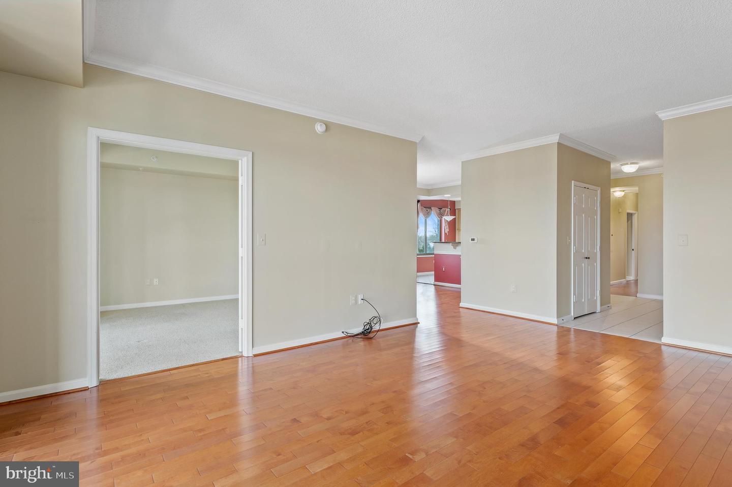 19355 CYPRESS RIDGE TER #406, LEESBURG, Virginia 20176, 3 Bedrooms Bedrooms, 7 Rooms Rooms,2 BathroomsBathrooms,Residential,For sale,19355 CYPRESS RIDGE TER #406,VALO2108364 MLS # VALO2108364