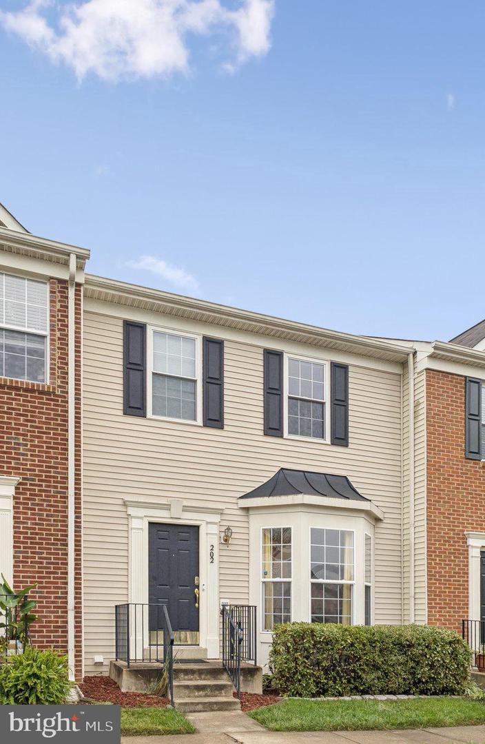 202 HEMLOCK DR, STAFFORD, Virginia 22554, 3 Bedrooms Bedrooms, ,3 BathroomsBathrooms,Residential,For sale,202 HEMLOCK DR,VAST2043324 MLS # VAST2043324