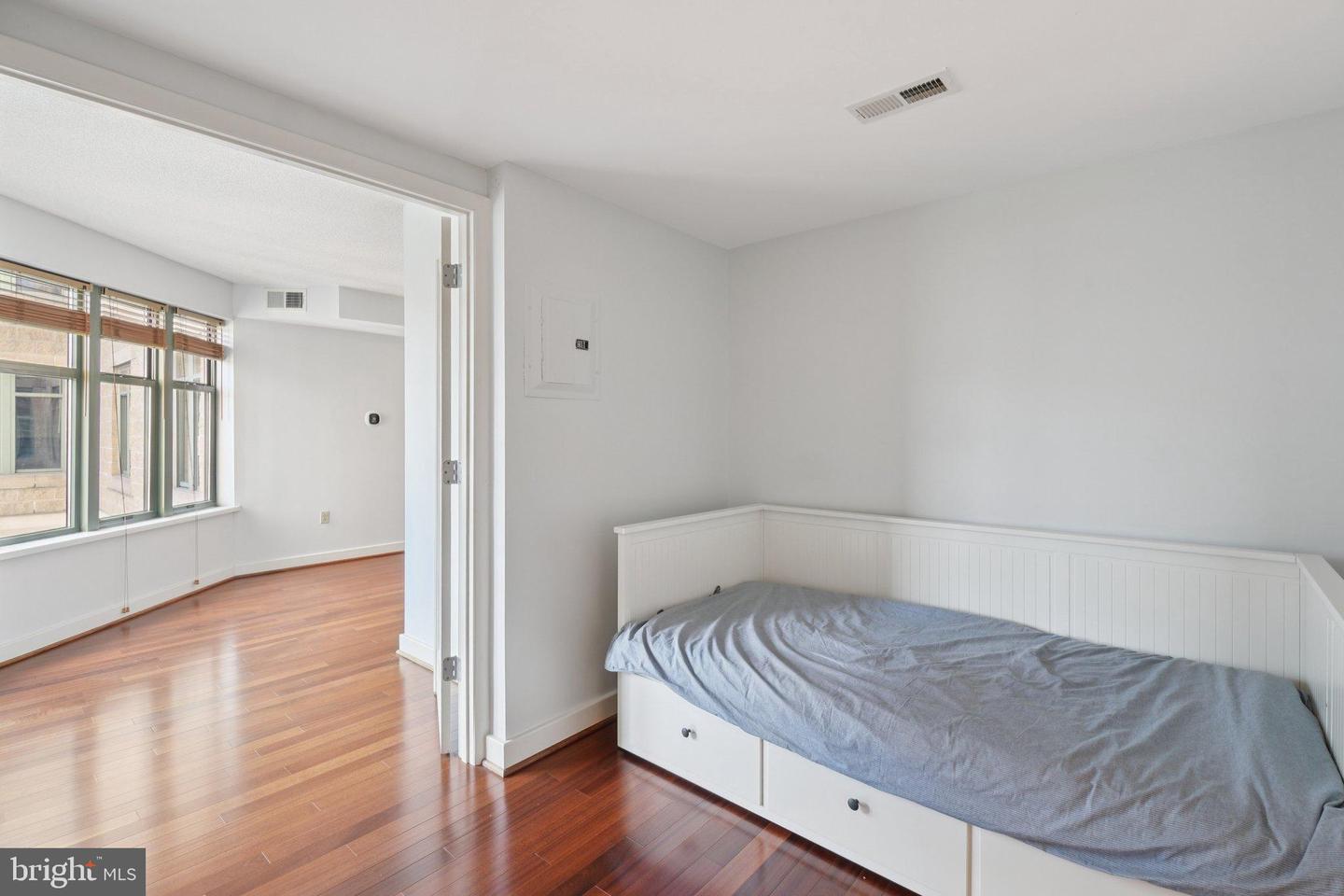 1150 K ST NW #1111, WASHINGTON, District Of Columbia 20005, 2 Bedrooms Bedrooms, 6 Rooms Rooms,2 BathroomsBathrooms,Residential,For sale,1150 K ST NW #1111,DCDC2225872 MLS # DCDC2225872