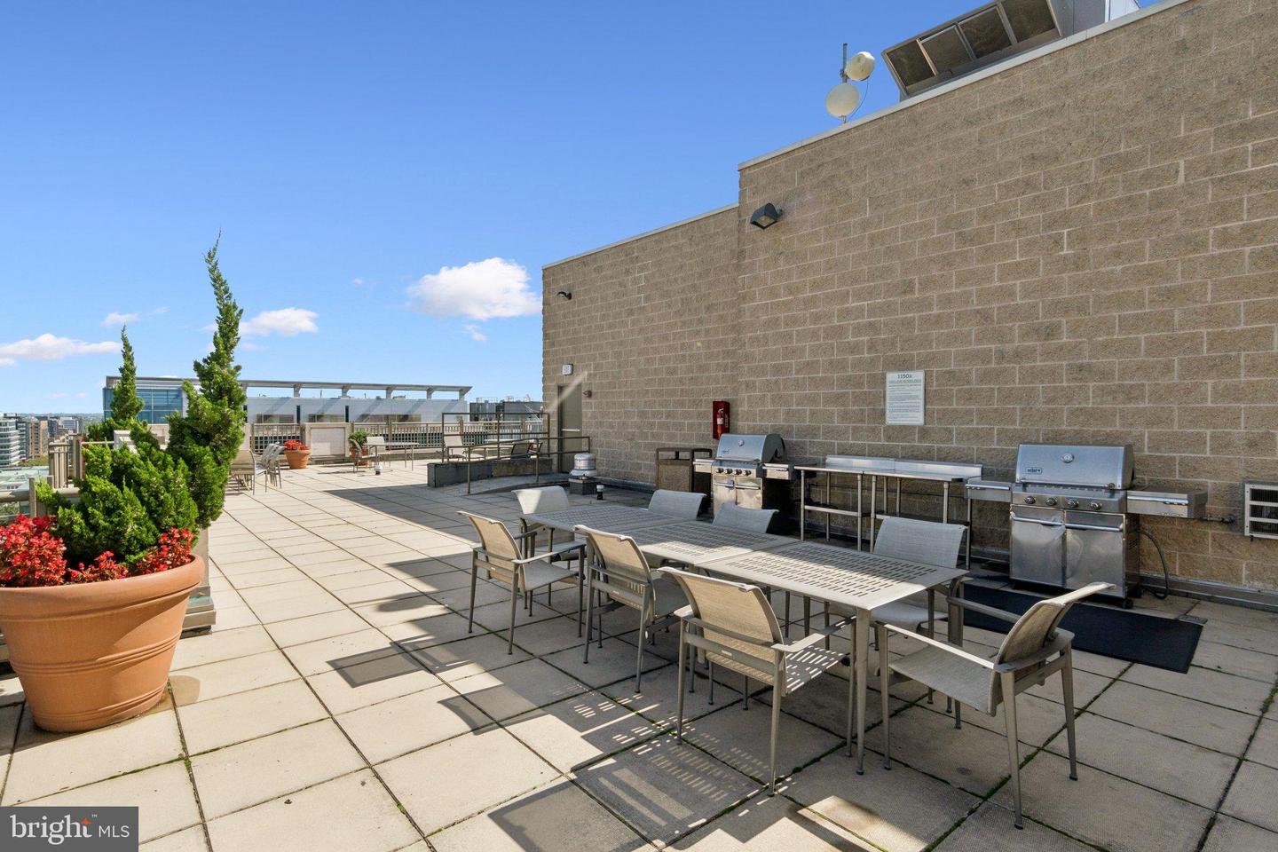 1150 K ST NW #1111, WASHINGTON, District Of Columbia 20005, 2 Bedrooms Bedrooms, 6 Rooms Rooms,2 BathroomsBathrooms,Residential,For sale,1150 K ST NW #1111,DCDC2225872 MLS # DCDC2225872