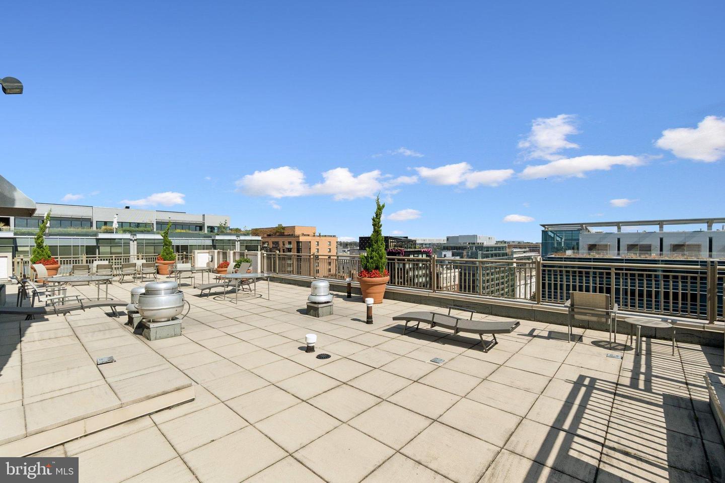 1150 K ST NW #1111, WASHINGTON, District Of Columbia 20005, 2 Bedrooms Bedrooms, 6 Rooms Rooms,2 BathroomsBathrooms,Residential,For sale,1150 K ST NW #1111,DCDC2225872 MLS # DCDC2225872