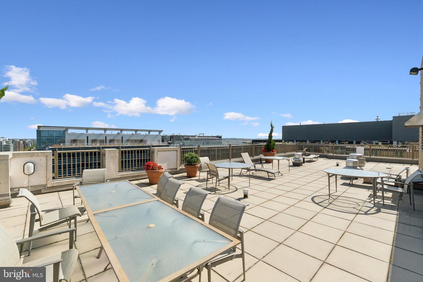 1150 K ST NW #1111, WASHINGTON, District Of Columbia 20005, 2 Bedrooms Bedrooms, 6 Rooms Rooms,2 BathroomsBathrooms,Residential,For sale,1150 K ST NW #1111,DCDC2225872 MLS # DCDC2225872