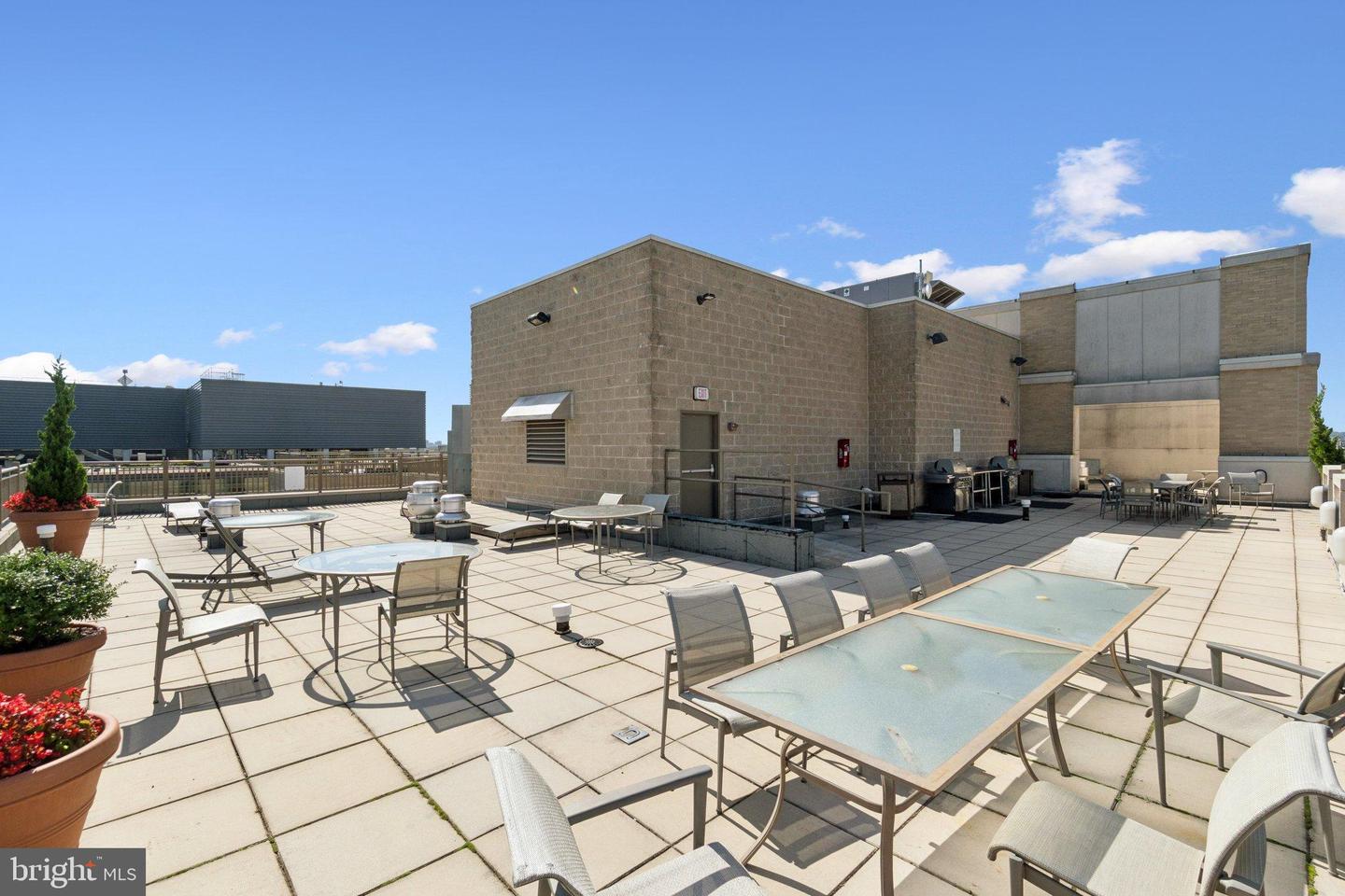 1150 K ST NW #1111, WASHINGTON, District Of Columbia 20005, 2 Bedrooms Bedrooms, 6 Rooms Rooms,2 BathroomsBathrooms,Residential,For sale,1150 K ST NW #1111,DCDC2225872 MLS # DCDC2225872