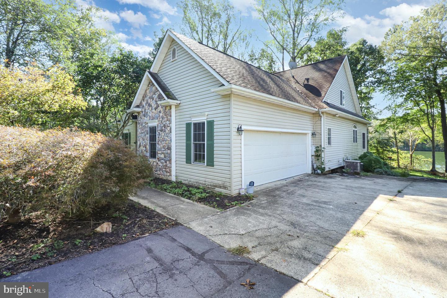 15606 CEDAR TREE CT, MINERAL, Virginia 23117, 4 Bedrooms Bedrooms, ,4 BathroomsBathrooms,Residential,For sale,15606 CEDAR TREE CT,VASP2036758 MLS # VASP2036758