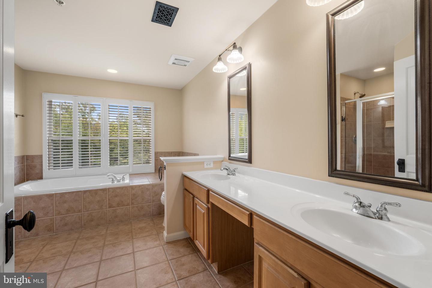 5127 GARDNER DR, ALEXANDRIA, Virginia 22304, 3 Bedrooms Bedrooms, ,2 BathroomsBathrooms,Residential,For sale,5127 GARDNER DR,VAAX2050612 MLS # VAAX2050612