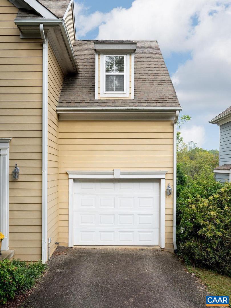 1105 SAINT CHARLES CT, CHARLOTTESVILLE, Virginia 22901, 3 Bedrooms Bedrooms, ,3 BathroomsBathrooms,Residential,For sale,1105 SAINT CHARLES CT,669750 MLS # 669750
