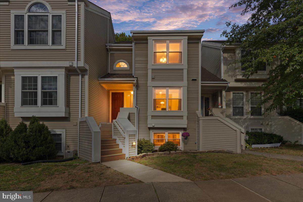 6121 STONEPATH CIR, CENTREVILLE, Virginia 20120, 4 Bedrooms Bedrooms, ,3 BathroomsBathrooms,Residential,For sale,6121 STONEPATH CIR,VAFX2269648 MLS # VAFX2269648