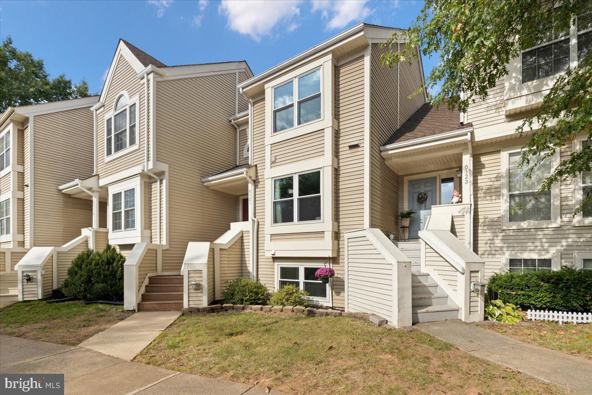 6121 STONEPATH CIR, CENTREVILLE, Virginia 20120, 4 Bedrooms Bedrooms, ,3 BathroomsBathrooms,Residential,For sale,6121 STONEPATH CIR,VAFX2269648 MLS # VAFX2269648
