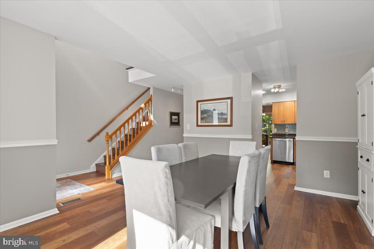 6121 STONEPATH CIR, CENTREVILLE, Virginia 20120, 4 Bedrooms Bedrooms, ,3 BathroomsBathrooms,Residential,For sale,6121 STONEPATH CIR,VAFX2269648 MLS # VAFX2269648