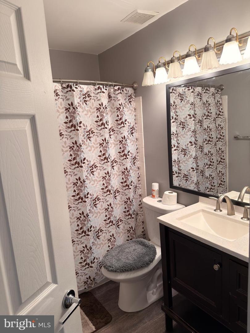 9221 JESSICA DR, MANASSAS PARK, Virginia 20111, 3 Bedrooms Bedrooms, ,2 BathroomsBathrooms,Residential,For sale,9221 JESSICA DR,VAMP2003366 MLS # VAMP2003366