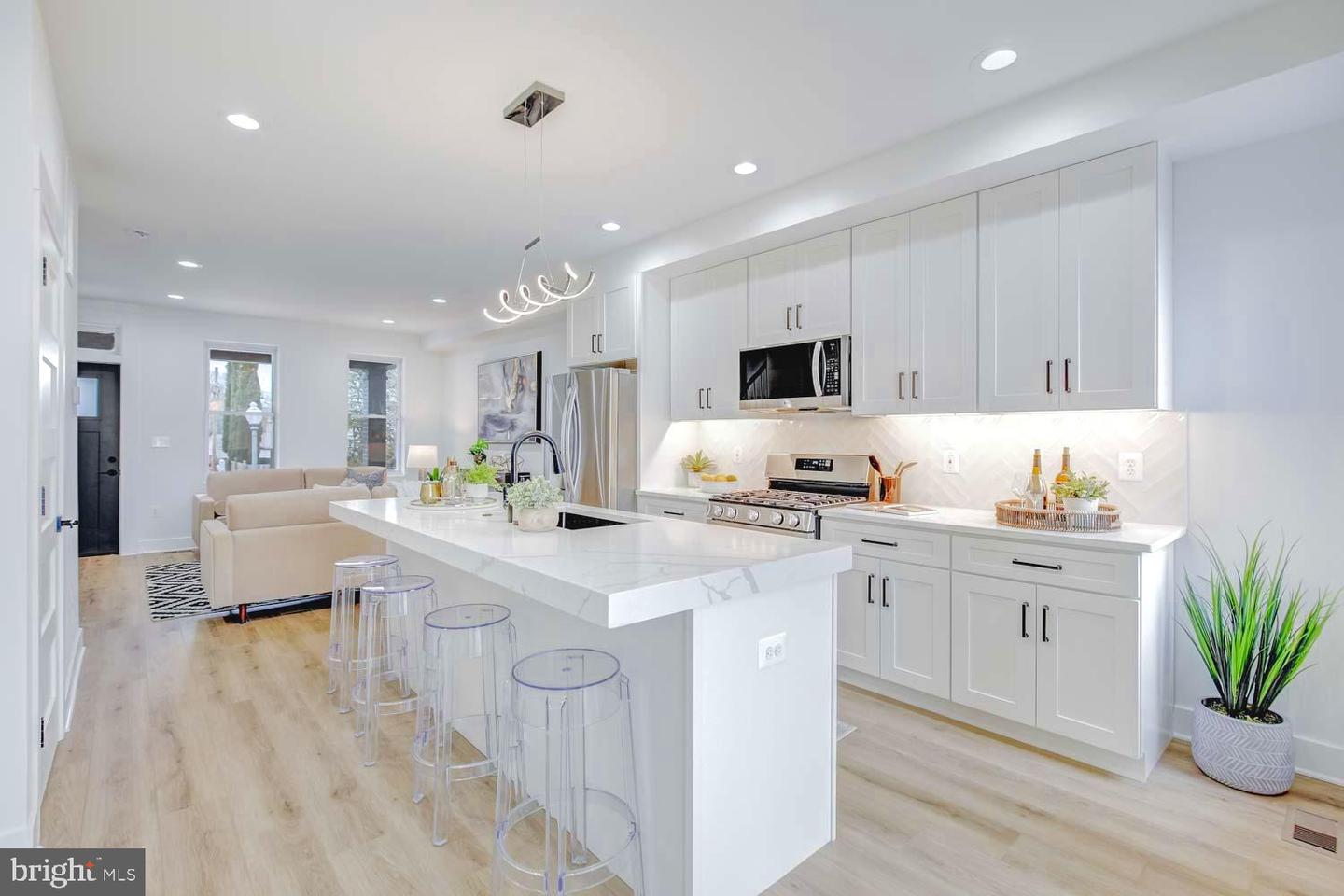 810 MADISON ST NW, WASHINGTON, District Of Columbia 20011, 4 Bedrooms Bedrooms, ,3 BathroomsBathrooms,Residential,For sale,810 MADISON ST NW,DCDC2225892 MLS # DCDC2225892
