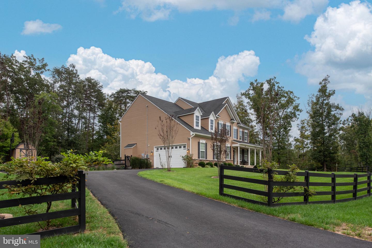 421 LONG MEADOW DR, FREDERICKSBURG, Virginia 22406, 4 Bedrooms Bedrooms, ,3 BathroomsBathrooms,Residential,For sale,421 LONG MEADOW DR,VAST2043328 MLS # VAST2043328