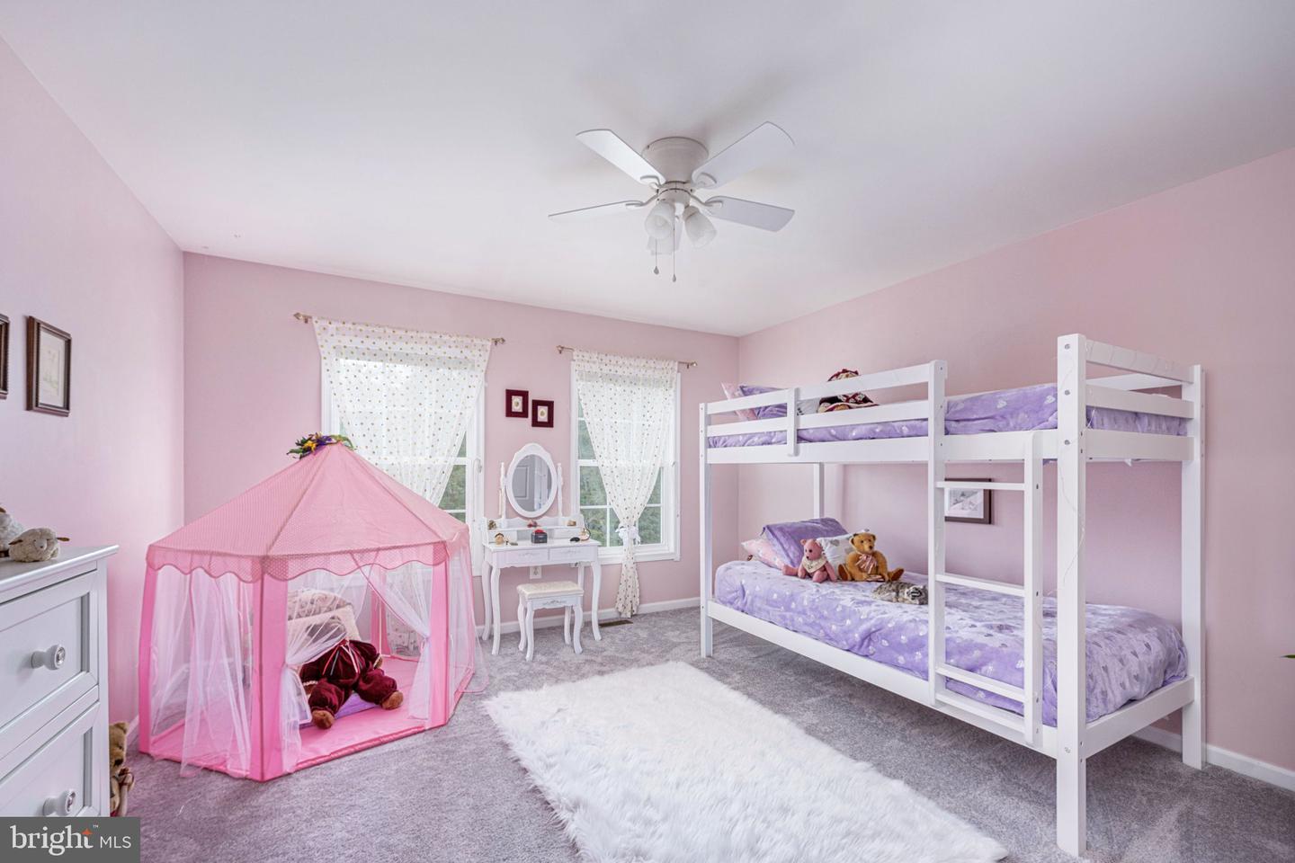 421 LONG MEADOW DR, FREDERICKSBURG, Virginia 22406, 4 Bedrooms Bedrooms, ,3 BathroomsBathrooms,Residential,For sale,421 LONG MEADOW DR,VAST2043328 MLS # VAST2043328