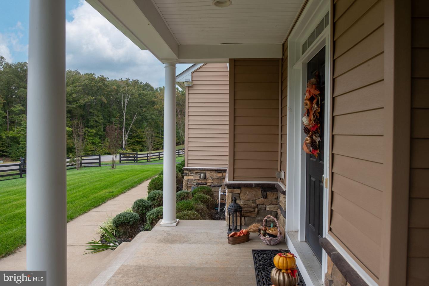 421 LONG MEADOW DR, FREDERICKSBURG, Virginia 22406, 4 Bedrooms Bedrooms, ,3 BathroomsBathrooms,Residential,For sale,421 LONG MEADOW DR,VAST2043328 MLS # VAST2043328