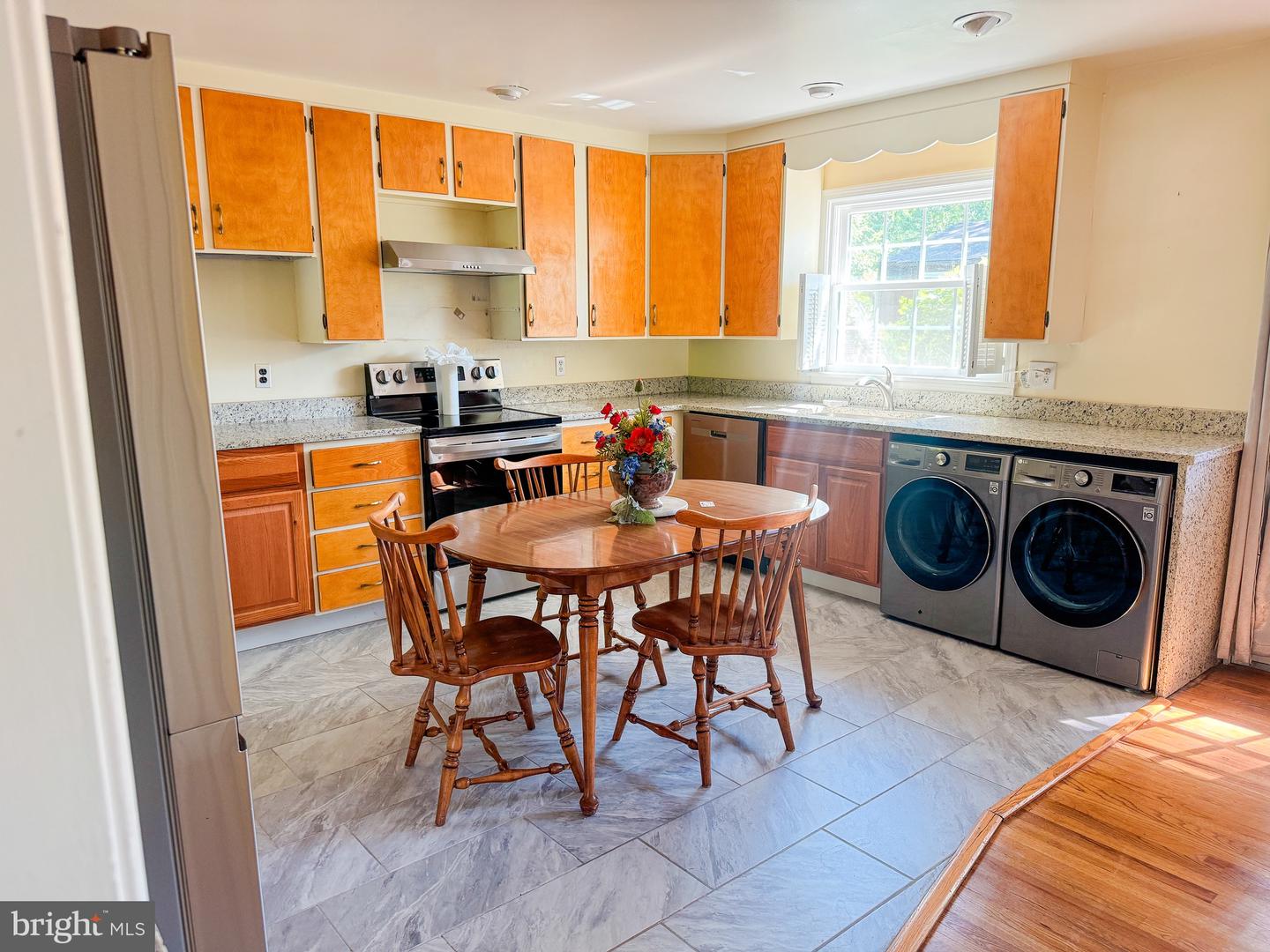 8647 BRADDOCK AVE, ALEXANDRIA, Virginia 22309, 5 Bedrooms Bedrooms, ,3 BathroomsBathrooms,Residential,For sale,8647 BRADDOCK AVE,VAFX2230724 MLS # VAFX2230724