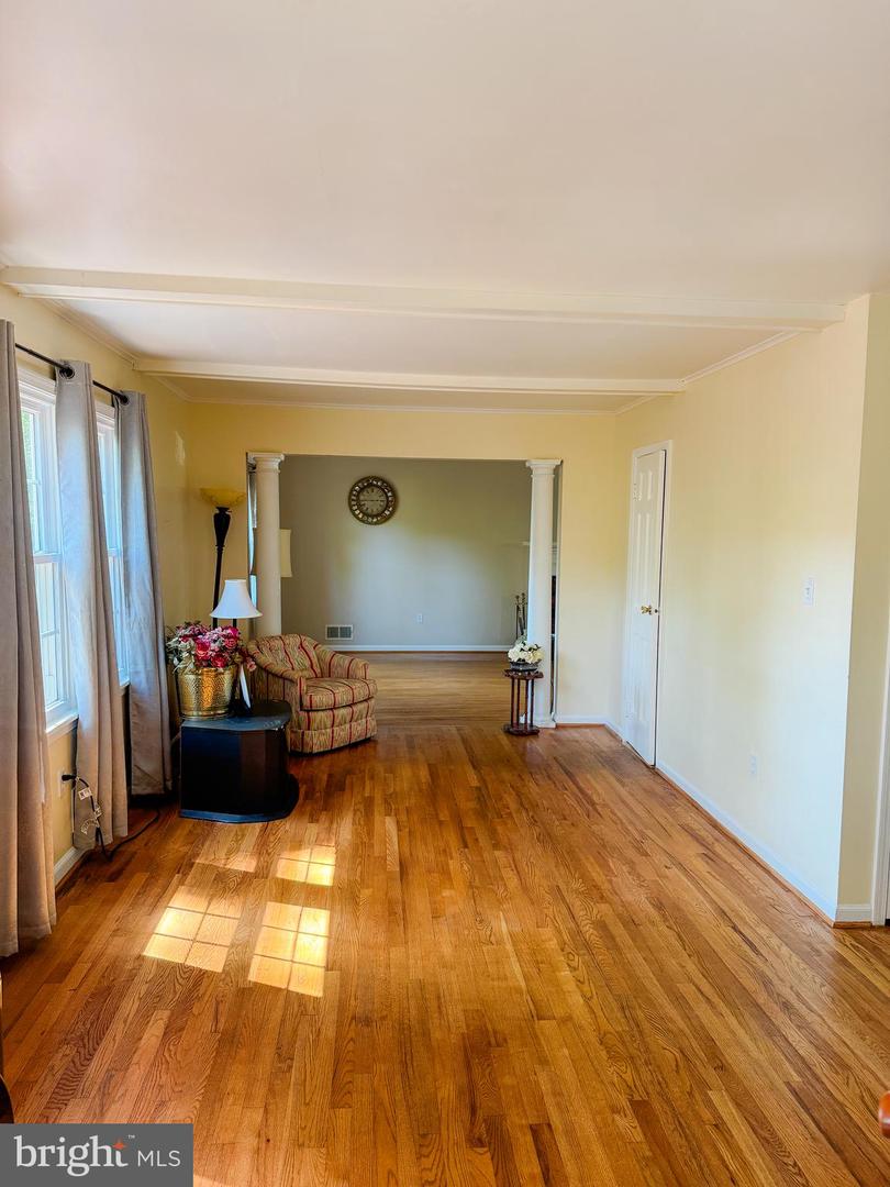 8647 BRADDOCK AVE, ALEXANDRIA, Virginia 22309, 5 Bedrooms Bedrooms, ,3 BathroomsBathrooms,Residential,For sale,8647 BRADDOCK AVE,VAFX2230724 MLS # VAFX2230724