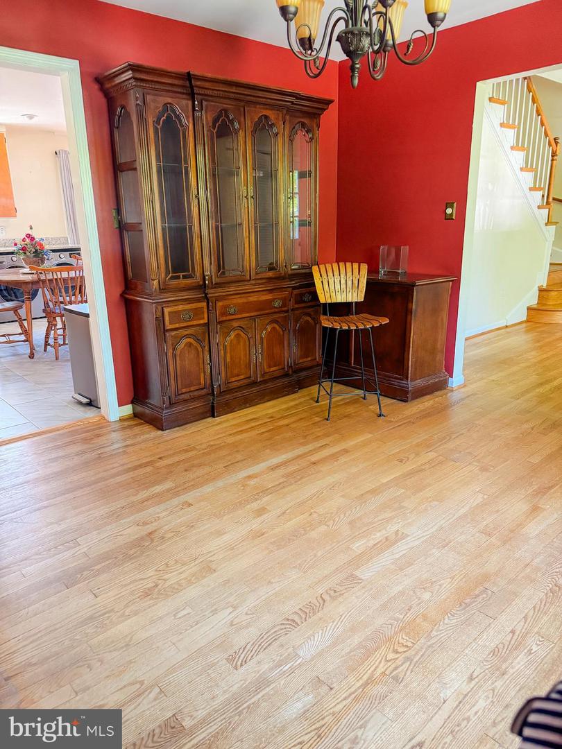 8647 BRADDOCK AVE, ALEXANDRIA, Virginia 22309, 5 Bedrooms Bedrooms, ,3 BathroomsBathrooms,Residential,For sale,8647 BRADDOCK AVE,VAFX2230724 MLS # VAFX2230724