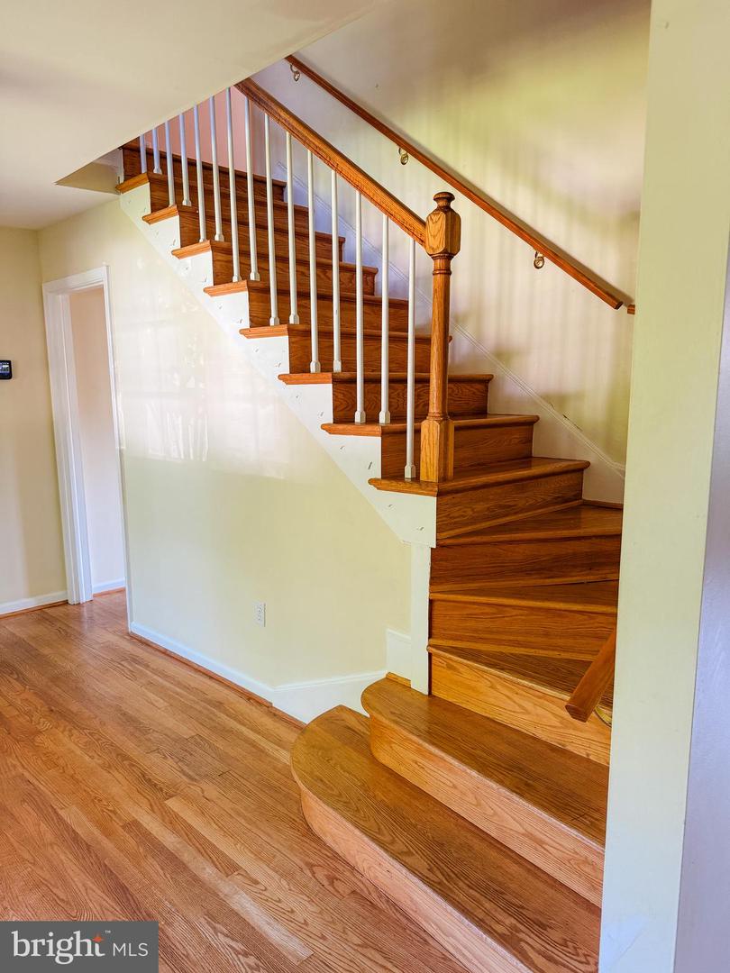 8647 BRADDOCK AVE, ALEXANDRIA, Virginia 22309, 5 Bedrooms Bedrooms, ,3 BathroomsBathrooms,Residential,For sale,8647 BRADDOCK AVE,VAFX2230724 MLS # VAFX2230724