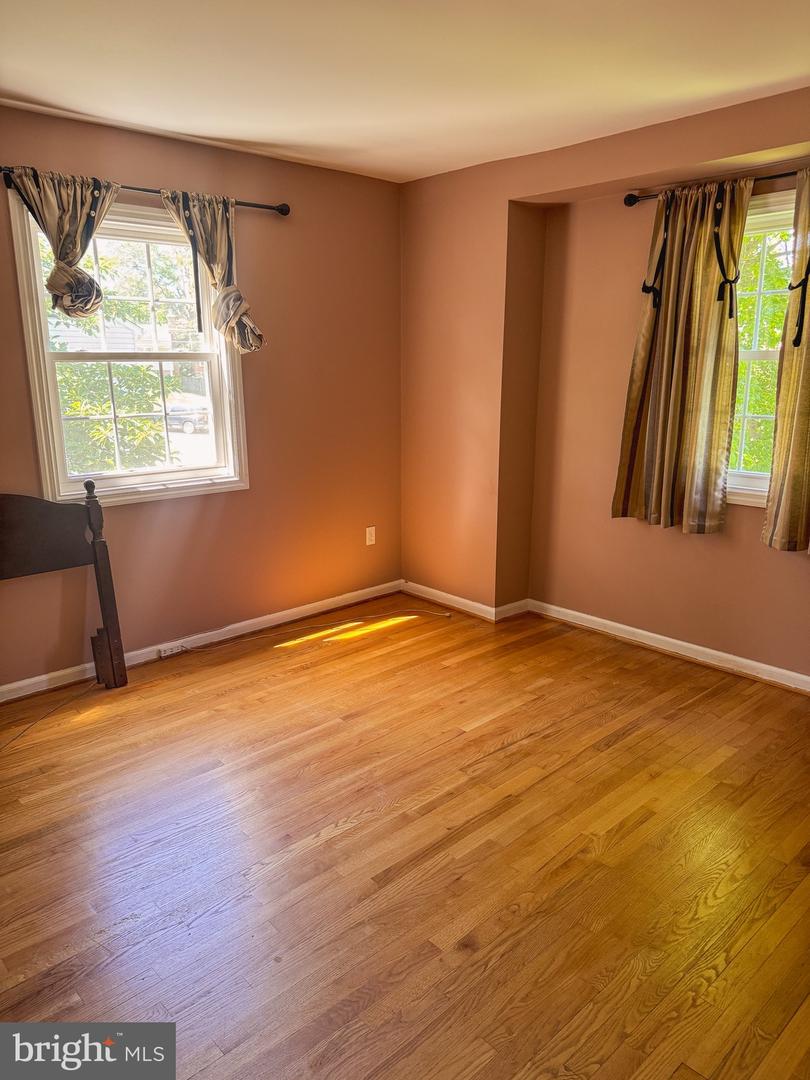 8647 BRADDOCK AVE, ALEXANDRIA, Virginia 22309, 5 Bedrooms Bedrooms, ,3 BathroomsBathrooms,Residential,For sale,8647 BRADDOCK AVE,VAFX2230724 MLS # VAFX2230724
