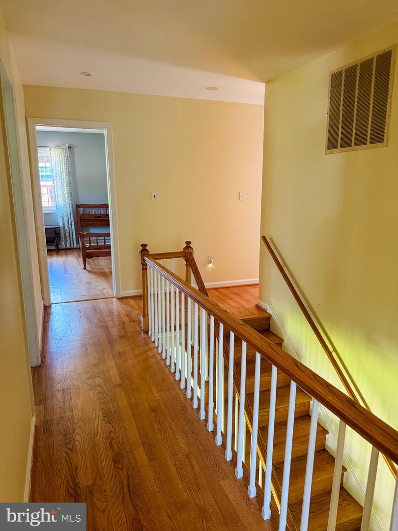 8647 BRADDOCK AVE, ALEXANDRIA, Virginia 22309, 5 Bedrooms Bedrooms, ,3 BathroomsBathrooms,Residential,For sale,8647 BRADDOCK AVE,VAFX2230724 MLS # VAFX2230724