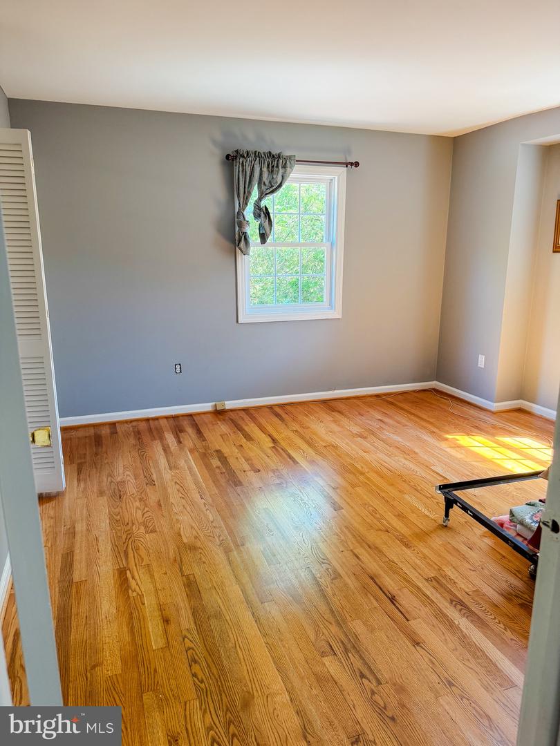 8647 BRADDOCK AVE, ALEXANDRIA, Virginia 22309, 5 Bedrooms Bedrooms, ,3 BathroomsBathrooms,Residential,For sale,8647 BRADDOCK AVE,VAFX2230724 MLS # VAFX2230724