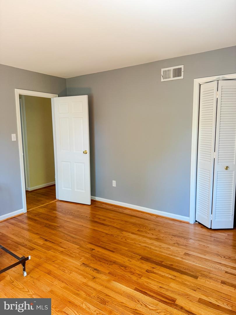 8647 BRADDOCK AVE, ALEXANDRIA, Virginia 22309, 5 Bedrooms Bedrooms, ,3 BathroomsBathrooms,Residential,For sale,8647 BRADDOCK AVE,VAFX2230724 MLS # VAFX2230724