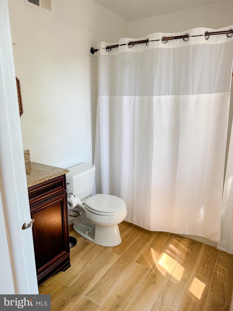 8647 BRADDOCK AVE, ALEXANDRIA, Virginia 22309, 5 Bedrooms Bedrooms, ,3 BathroomsBathrooms,Residential,For sale,8647 BRADDOCK AVE,VAFX2230724 MLS # VAFX2230724