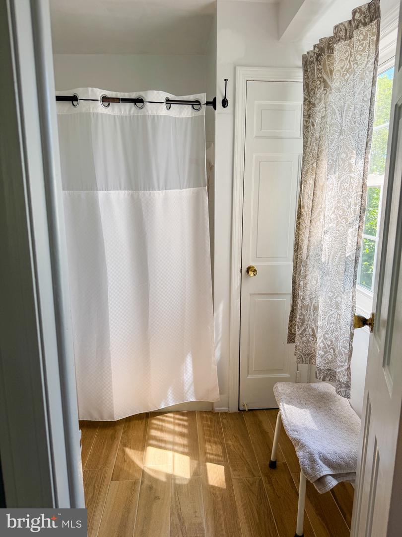 8647 BRADDOCK AVE, ALEXANDRIA, Virginia 22309, 5 Bedrooms Bedrooms, ,3 BathroomsBathrooms,Residential,For sale,8647 BRADDOCK AVE,VAFX2230724 MLS # VAFX2230724