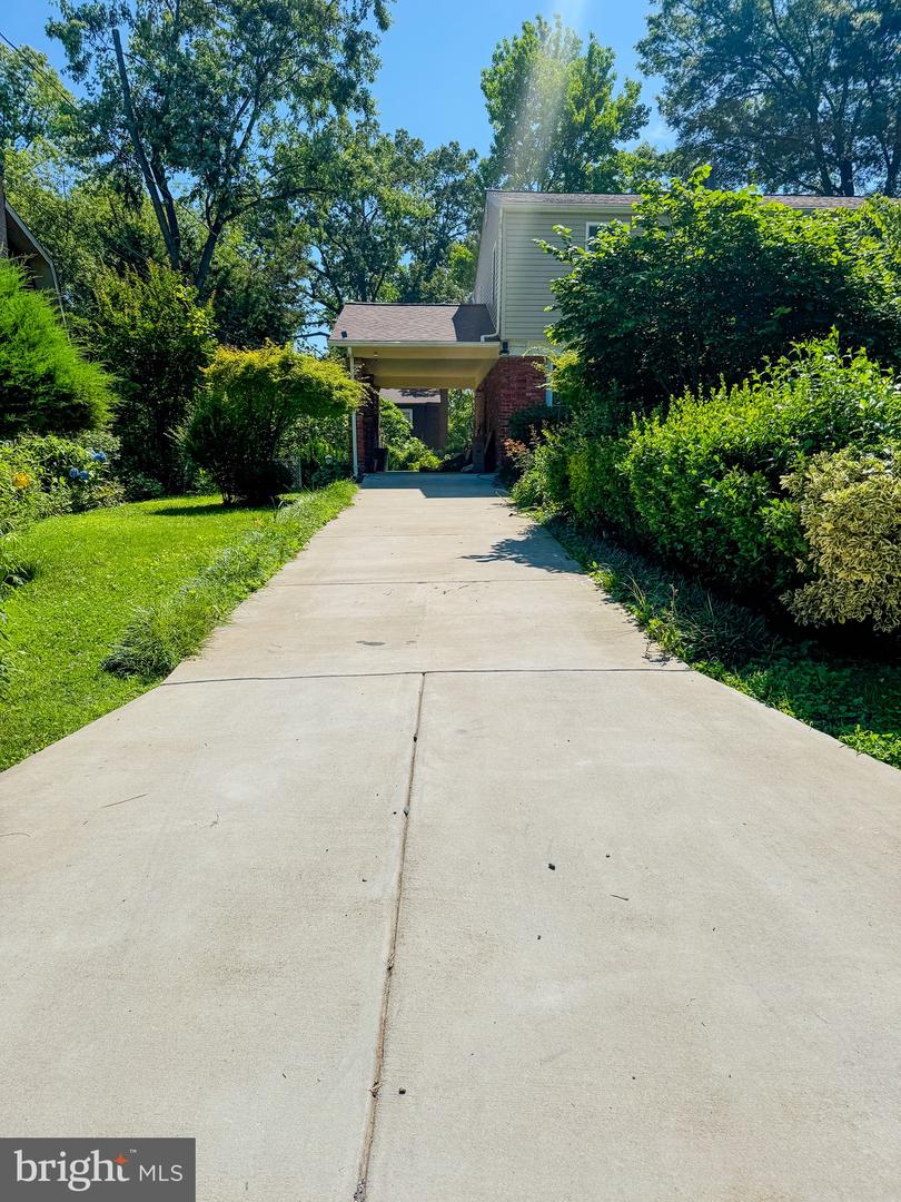 8647 BRADDOCK AVE, ALEXANDRIA, Virginia 22309, 5 Bedrooms Bedrooms, ,3 BathroomsBathrooms,Residential,For sale,8647 BRADDOCK AVE,VAFX2230724 MLS # VAFX2230724