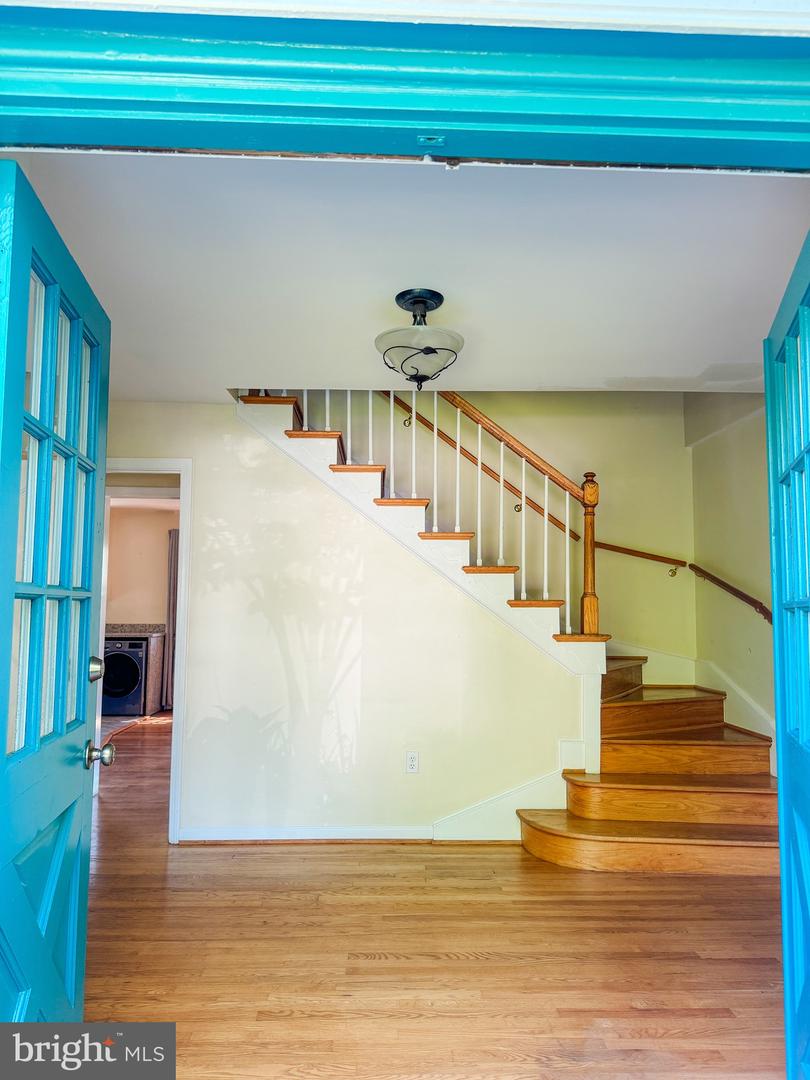 8647 BRADDOCK AVE, ALEXANDRIA, Virginia 22309, 5 Bedrooms Bedrooms, ,3 BathroomsBathrooms,Residential,For sale,8647 BRADDOCK AVE,VAFX2230724 MLS # VAFX2230724