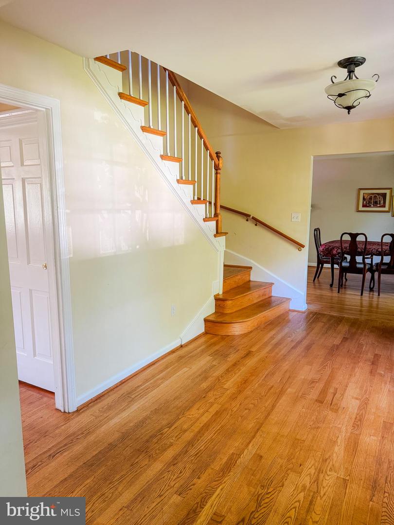 8647 BRADDOCK AVE, ALEXANDRIA, Virginia 22309, 5 Bedrooms Bedrooms, ,3 BathroomsBathrooms,Residential,For sale,8647 BRADDOCK AVE,VAFX2230724 MLS # VAFX2230724