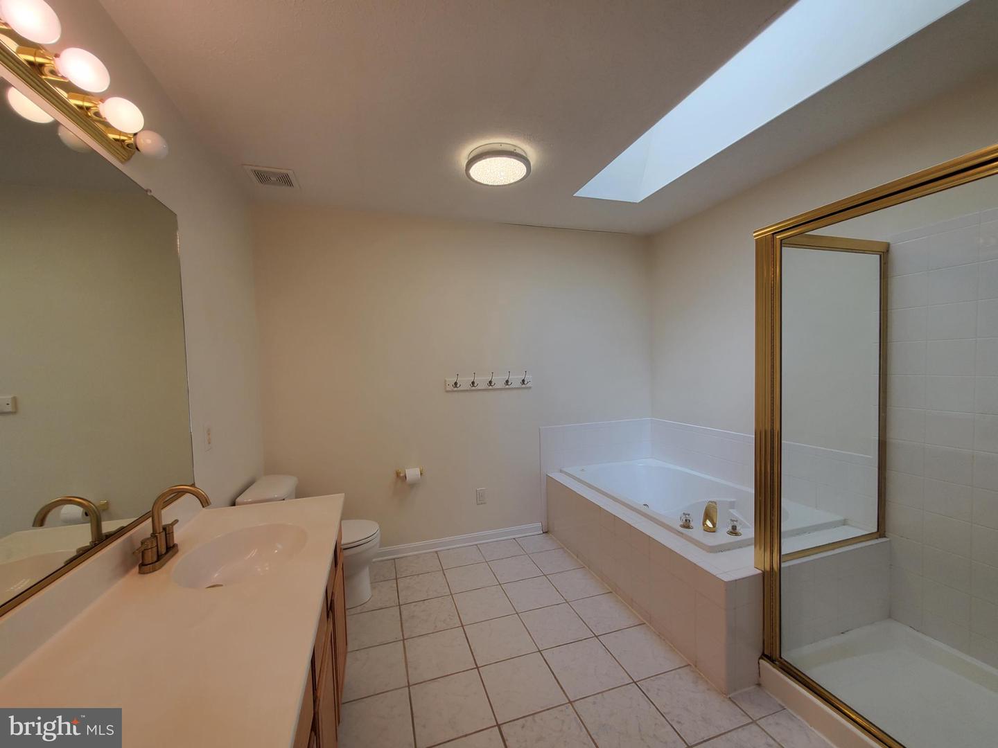 106 FOXGLOVE DR, WINCHESTER, Virginia 22602, 3 Bedrooms Bedrooms, 11 Rooms Rooms,3 BathroomsBathrooms,Residential,For sale,106 FOXGLOVE DR,VAFV2036626 MLS # VAFV2036626