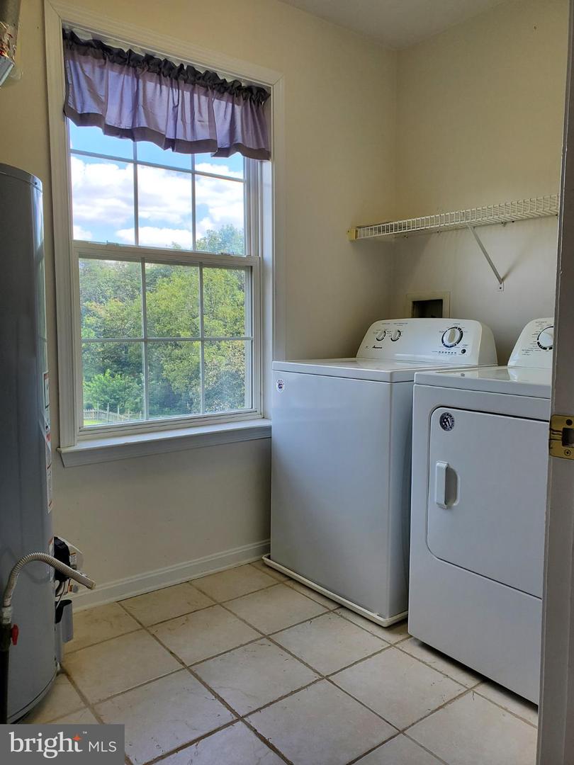 106 FOXGLOVE DR, WINCHESTER, Virginia 22602, 3 Bedrooms Bedrooms, 11 Rooms Rooms,3 BathroomsBathrooms,Residential,For sale,106 FOXGLOVE DR,VAFV2036626 MLS # VAFV2036626